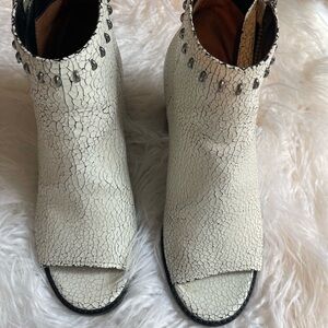 FRYE Brielle Rebel Peep Toe  Womens 8.5 Crackle Leather Bootie Ankle Boots